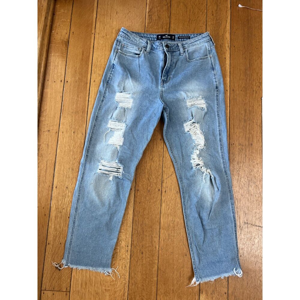 Hollister Ultra High-Rise Mom Jean, Distressed, Light Wash, Size 11R (W30)